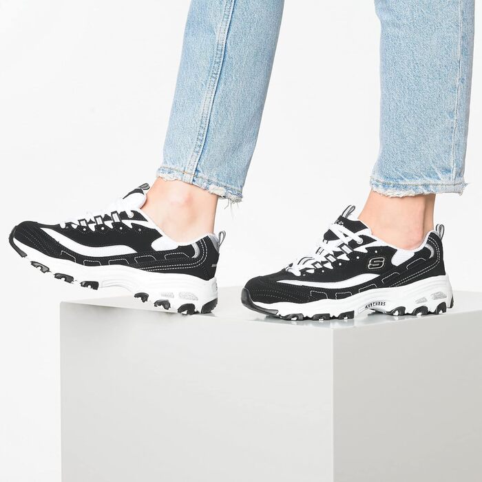 Кросівки жіночі Skechers D'Lites Biggest Fan чорного кольору з сіткою та срібною обробкою, 39 EU