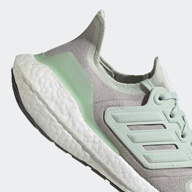 Кросівки Adidas Ultraboost 22 для бігу, чорні, жіночі (38 EU)