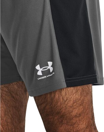 Чоловічі спортивні шорти Under Armour Challenger Knit, чорні (Black L Castlerock / White)