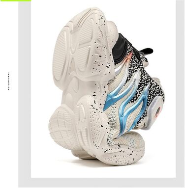 Дитячі кросівки для активного відпочинку: легкі, зручні, дихаючі. Підходять для хлопчиків та дівчаток, розмір 28-39 EU, білі.