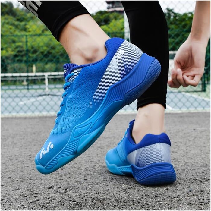 Тенісні кросівки Halle для чоловіків та жінок: дихаючі, з антиковзким покриттям, для бадмінтону, тенісу на ґрунті, тренувань. Розміри 36-46 EU. Кольори: білий, чорний, синій.