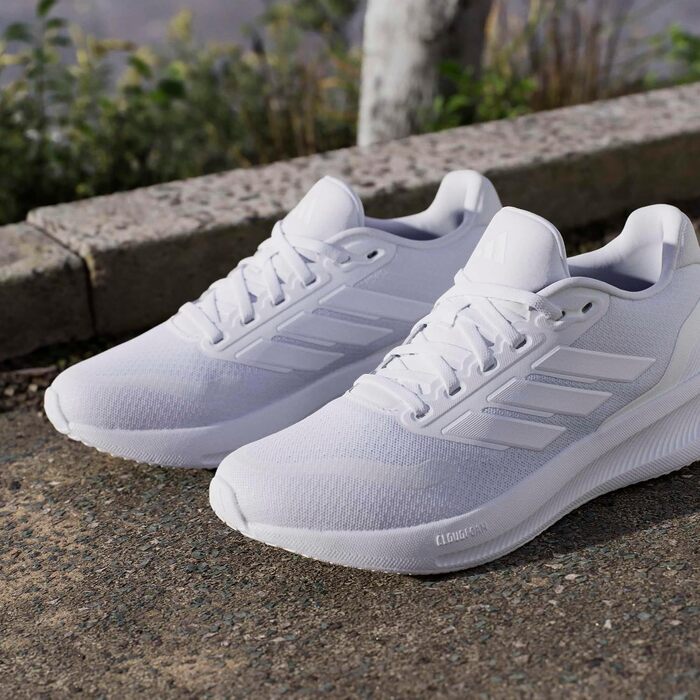 Жіночі кросівки для бігу adidas Runfalcon 5 Cloud White — білі, з амортизацією Cloudfoam та дихаючою сіткою, розмір 39 1/3 EU