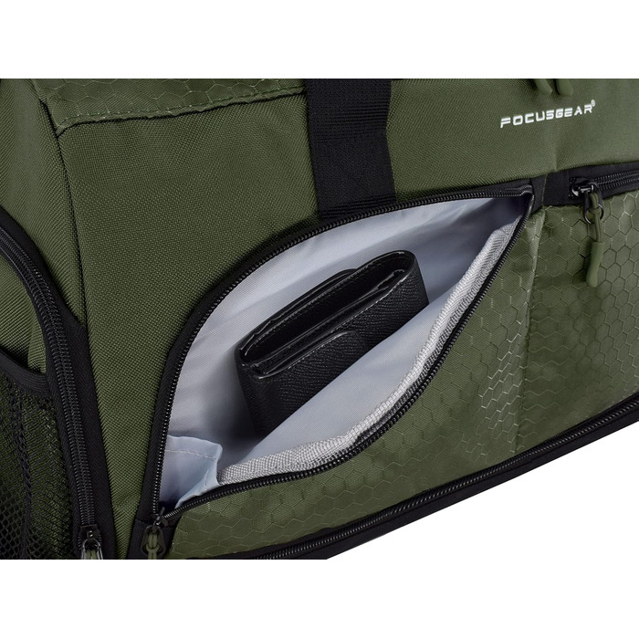 Спортивна сумка FocusGear Ultimate Gym Bag 2.0, водостійка, 10 відділень, середня, зелена, 29,8×26,7×50,8 см