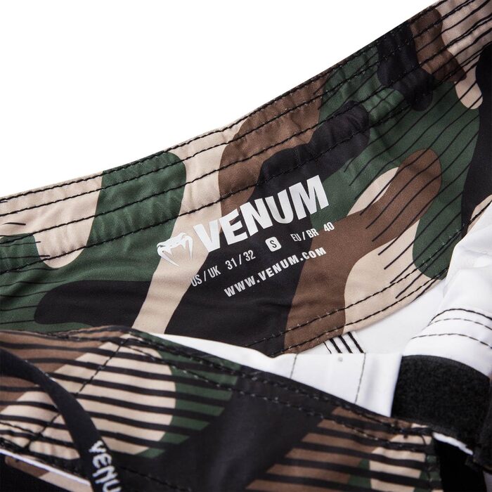 Чоловічі тренувальні шорти Venum Camo Hero, коричневий камуфляж