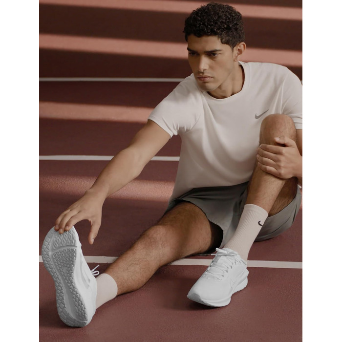 Кросівки Nike Downshifter 13 для чоловіків (45 EU, White Wolf Grey)