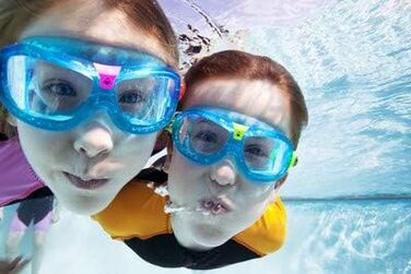Дитяча плавальна маска Aquasphere Seal Kid 2, прозора з блакитними лінзами, універсальний розмір
