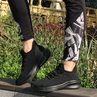 Жіночі кросівки для бігу та фітнесу. Зручні, дихаючі, з неслизькою підошвою. Чорний колір, розмір 39 EU