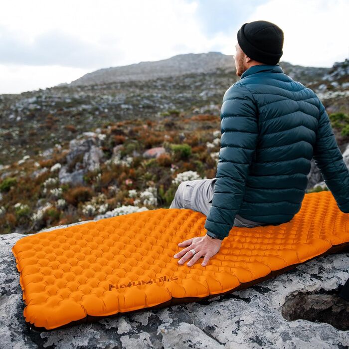 Каремат Naturehike Thermal 5.8 R-Wert для кемпінгу, самонадувний, 183x64 см (Помаранчевий)