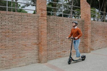 Електросамокат Segway-Ninebot F2 PRO D з допуском до доріг для дорослих, макс. швидкість 20 км/год, запас ходу 55 км, довгий пробіг